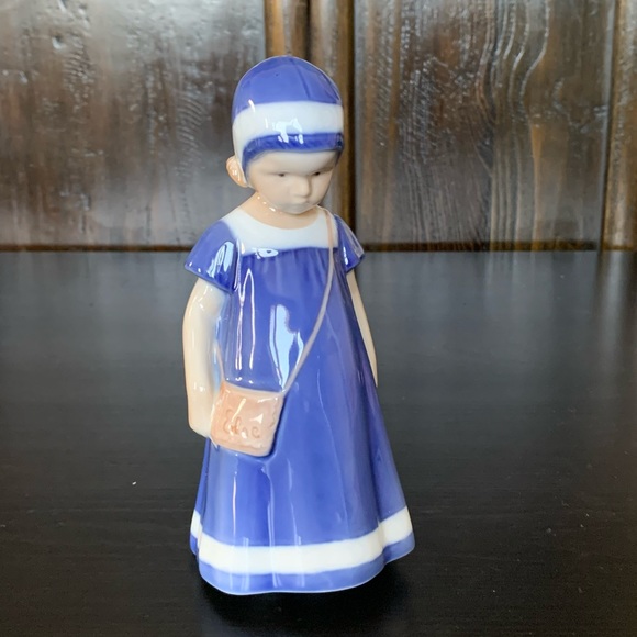 RARE - Bing & Grondahl Else #1574 Vintage Hand Painted Porcelain Figurine 1970s
